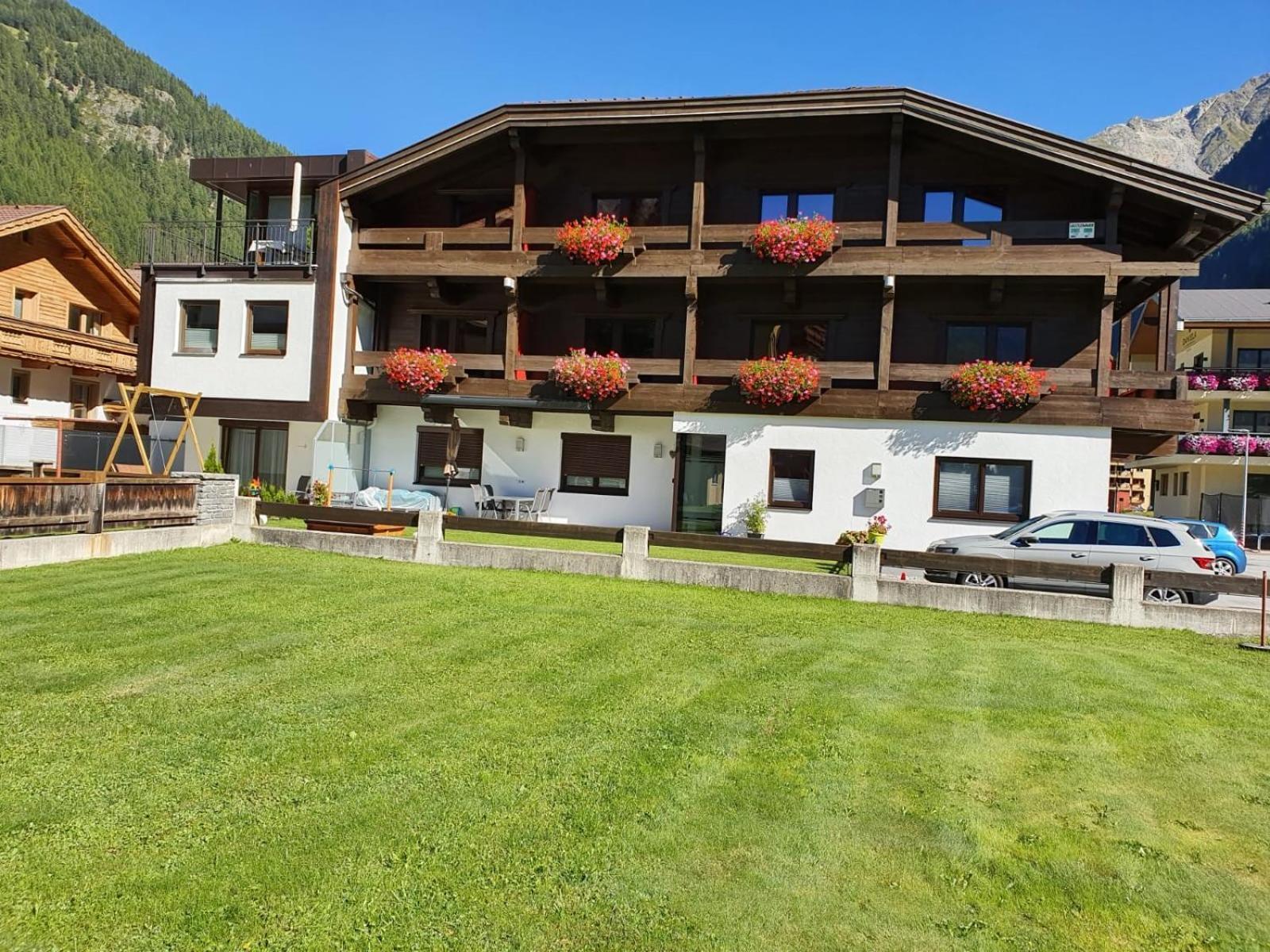 Hotel Garni Maria Theresia Sölden Exteriör bild